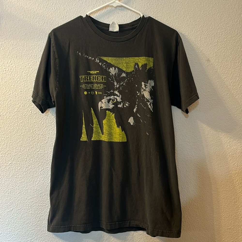 Twenty One Pilots graphic band tee size large